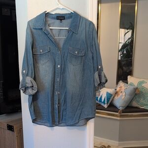 My Michelle Light Blue Chambray Top Like New